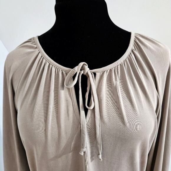 Monica M Taupe Raglan Sleeve Keyhole Tie Front Lightweight Top Medium Minimal - Picture 5 of 10